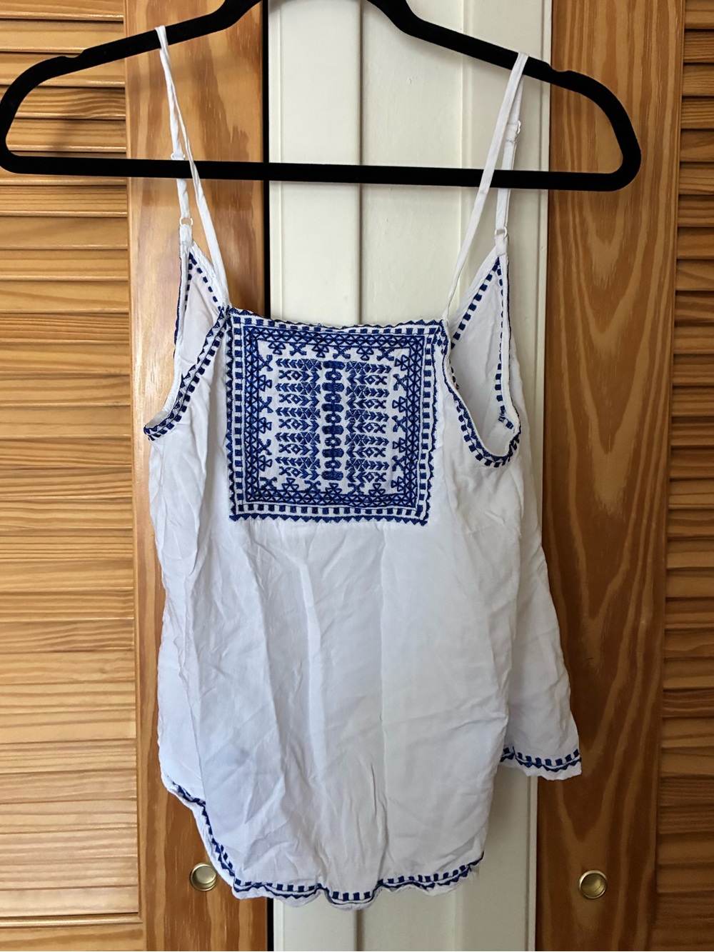 White Sleeveless Embroidered Cotton Tank Top - Blue Detail size small